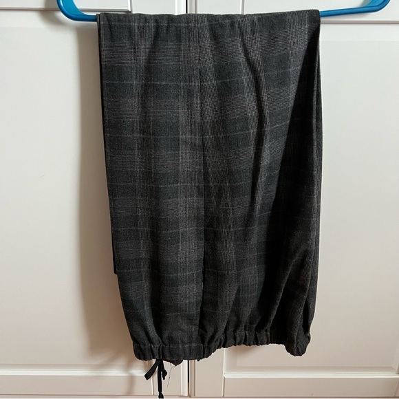 Babaton Pants - The Group Babaton pants